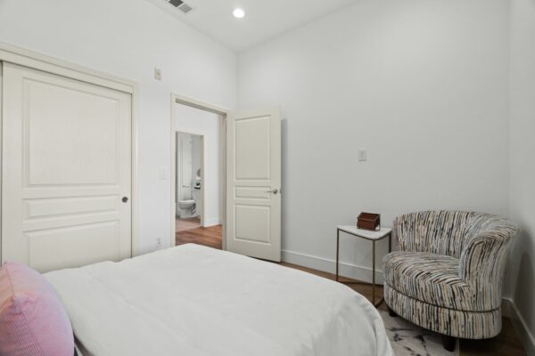 1883 Agnew Rd-Photo-18