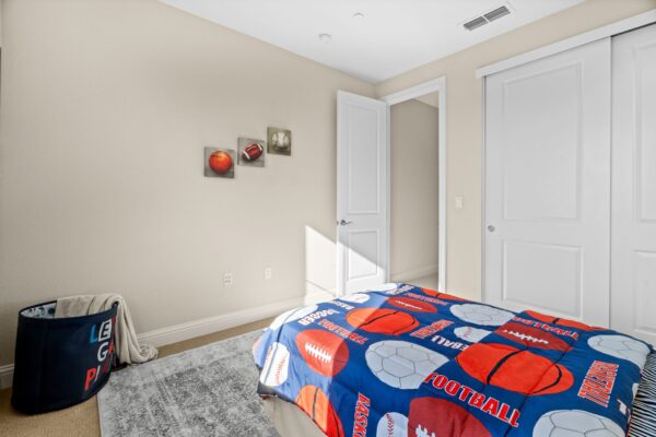 4063 Cadwallader Ave-Photo-53