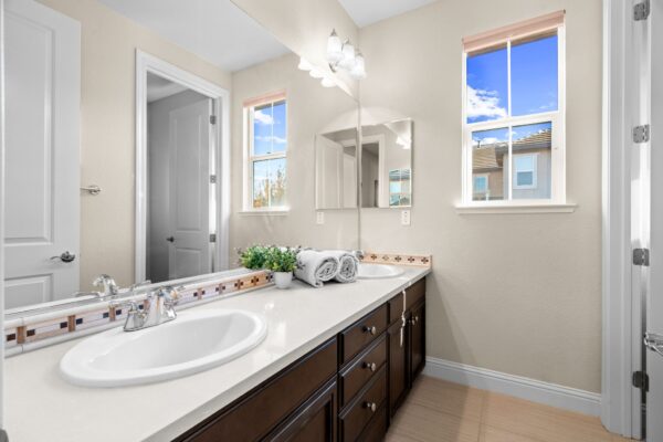 4063 Cadwallader Ave-Photo-56
