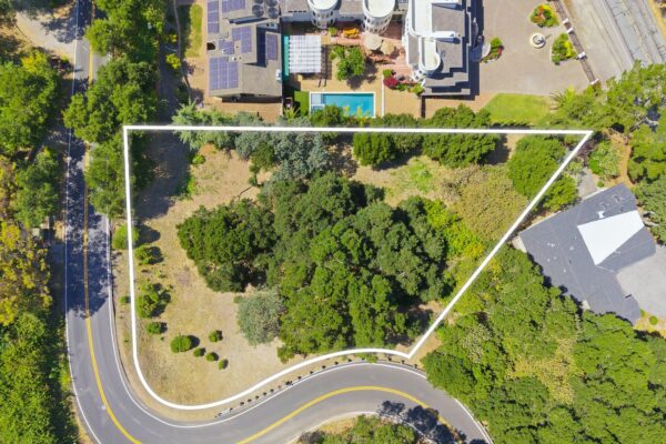 Loyola Drive - 2 - with lot lines